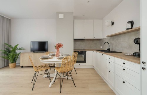 Jezyce Apartamento | Elegant Apartment in Poznan by Renters