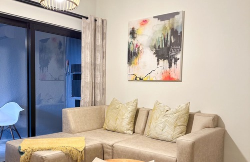 Klein Windhoek Apartamento | The Nomad @ SPACE Works is the perfect central stop while visiting Windhoek
