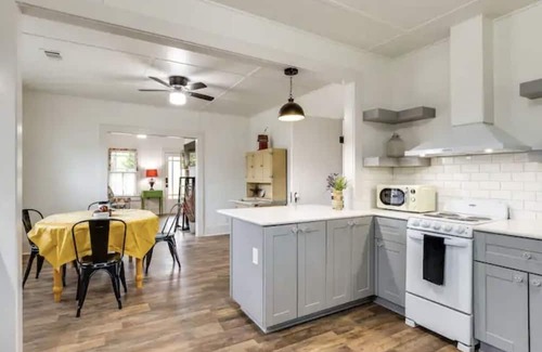 Pottsboro Casa | Cozy Comfort: Your Adorable Home Away from Home