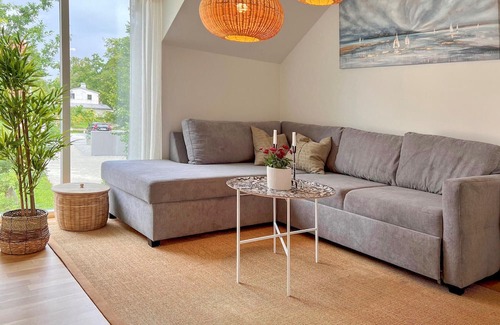 Ljugarn Apartamento | Modern apartment in the center of quiet Ljugarn and close to the beach.