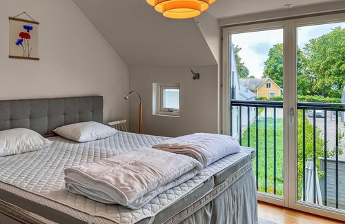 Ljugarn Apartamento | Modern apartment in the center of quiet Ljugarn and close to the beach.