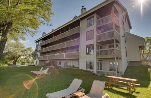 Magog Apartamento | Condo Le Memphré *Bord de Lac*