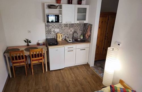 Tisa Apartamento | Cozy full-equipped studio in Tisá. Pet-friendly. 5 minutes to rocks by walk!