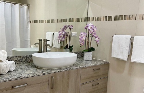 Tumon Apartamento | Luxury 3BD/2BA Condo - Unit 204 Tumon Isa