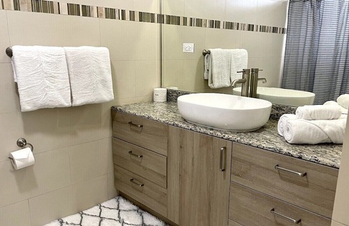 Tumon Apartamento | Luxury 3BD/2BA Condo - Unit 201 Tumon Isa