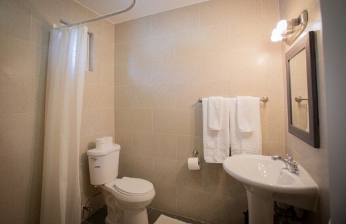 Tamuning Apartamento | Beachfront Studio-Unit 205 Ocean Villa