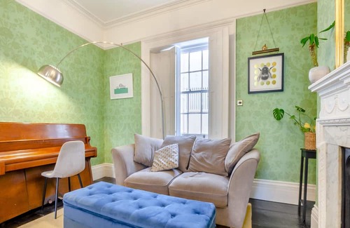 Berwick Cabaña | 4 bedroom accommodation in Hove