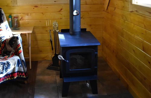 Bellis Cabina | RUGER RIDGE A Tiny Cabin, Off Grid In The Woods