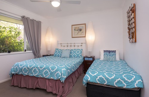 Quindalup Casa | Coastal Oasis - Family & Pet Friendly + only 400m from beach