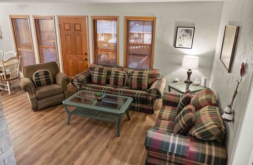 Cadiz Cabaña | Seasonal lake view, hot tub . Ample amenities for your stay at the lake.