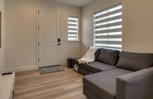 Tracy Casa | Tracy new 2 bed 2 bath Home