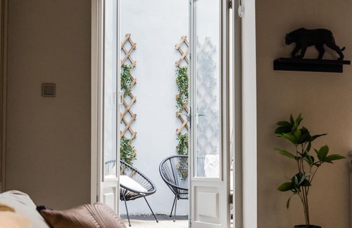 Zuidwal Apartamento | Haya Historic - 'malbec'