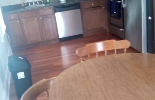 Niskayuna Apartamento | 2 bedroom suite with free parking
