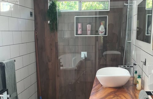 Palmers Island Casa | The Love Shack 5 mins from Yamba Entire guesthouse in Palmers Island, Australia