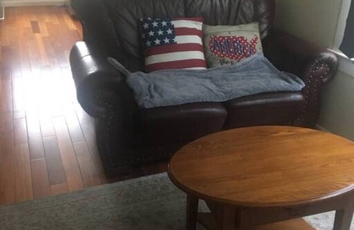 Niskayuna Apartamento | Lovely 2 bedroom apartment with free parking