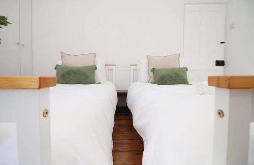 Roath Casa | Charming Retreat on Lily Street