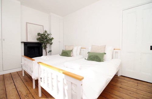 Roath Casa | Charming Retreat on Lily Street
