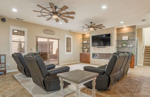 Paradise Hills Civic Casa | 3300SF of Modern Luxury - Spa/Work Space/Gym/Game Room - Pet Friendly!