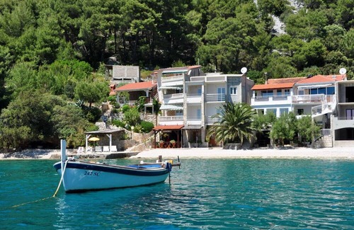 Bogomolje Apartamento | Apartment Hidden gem - beachfront: A4 Joško (3+2) - Bogomolje, Island Hvar, Croatia
