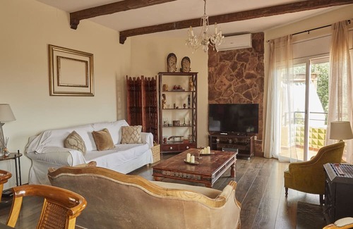 Olivella Casa | Holiday Home "Vila Allegra" with Mountain View, Private Pool & Wi-Fi