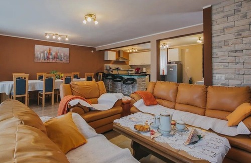 Ogulin Apartamento | Comfortable and spacious apartment with terrace Sabljak Selo, Gorski kotar (A-21683-a)