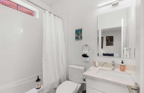 Capitol Hill Apartamento | Meleys' Crimson Keep: Driftmark's Suite