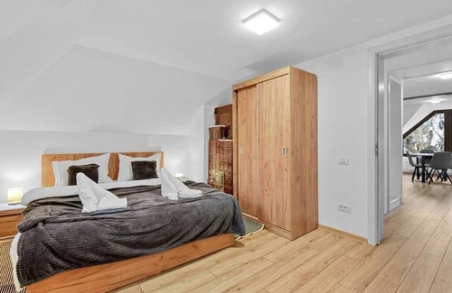 Sinaia Apartamento | Hytta Apartment in Sinaia with Garden
