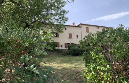 Taluyers Casa | Grande Maison Familiale 18kms de Lyon ,cheminée ,piscine Grand Parc