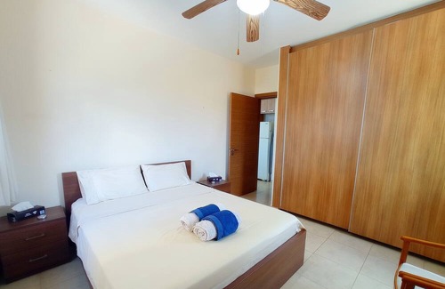 Latchi Apartamento | Captain's view is your new serene spot with unlimited bay and mountains view