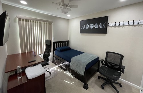 South San Jose Casa | Kick back and relax in this one bedroom R3 with all comforts.