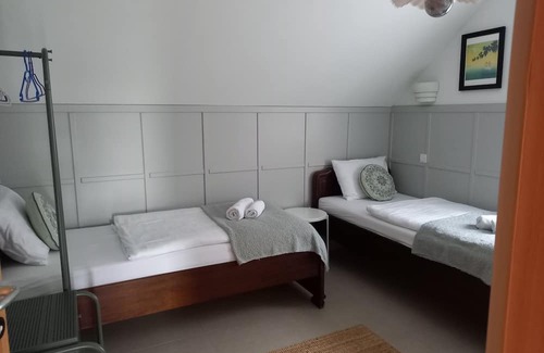 Csopak Apartamento | NEONCsopak at lake Balaton perfectly located for hiking-swimming,-wining-dining