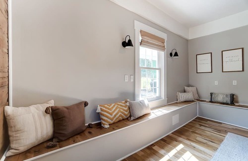 Burlington Casa | Cozy home! Just 11 minutes to Creation Museum. Walk to restaurants and more!