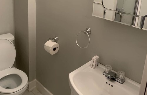 Barrie Apartamento | Clean studio apartment. Home away from home