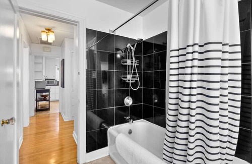 Greater Wilshire - Hancock Park Apartamento | Classic Spanish Revival Duplex