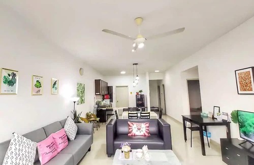 Puchong Apartamento | Mountain view Apt perfect for big group @SetiaWalkn
