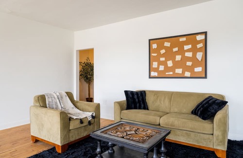Twin Falls Apartamento | Executive Loft in Downtown Twin Falls, "The Bookworm"