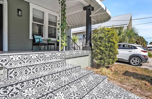 North Hyde Park Casa | Charming centrally located 3bed 2bath