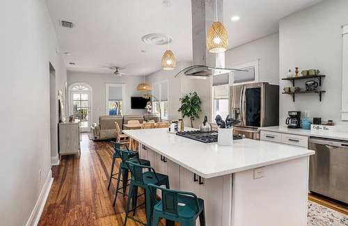 North Hyde Park Casa | Charming centrally located 3bed 2bath
