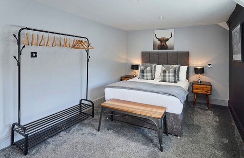 South Charlton Apartamento | Host & Stay | Rooftops Grey