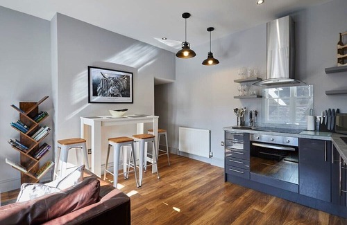 South Charlton Apartamento | Host & Stay | Rooftops Grey