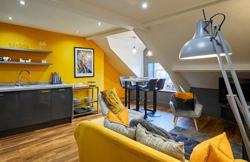 South Charlton Apartamento | Host & Stay | Yellow Ochre
