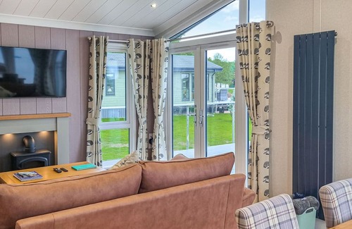 Sturton By Stow Cabina | 2 bedroom accommodation in Thorney, Nr Lincoln