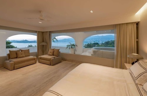 Las Brisas Casa | Spectacular Bay-View Home on Two Levels, with Full Service plus Private Chef