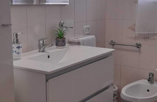 Marina di Lizzano Apartamento | Apartment "Villa Rifla Attico" with Sea View, Private Terrace & Wi-Fi