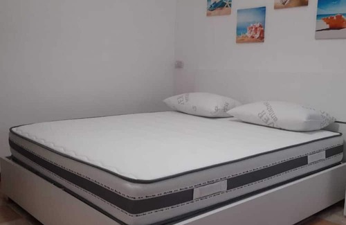 Marina di Lizzano Apartamento | Apartment "Villa Rifla" with Private Terrace & Wi-Fi
