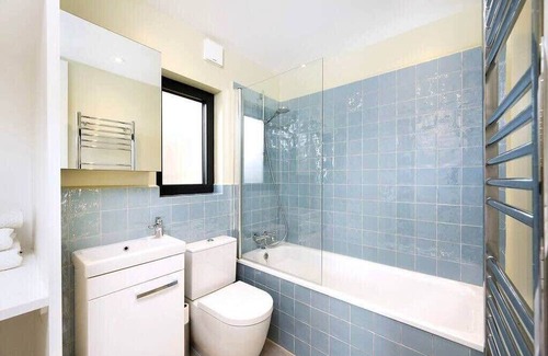 East Finchley Casa | 1 Bedroom House in Charming Barnet Neighborhood