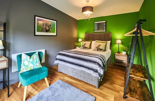 South Charlton Cabina | Host & Stay | Forest Green Lodge