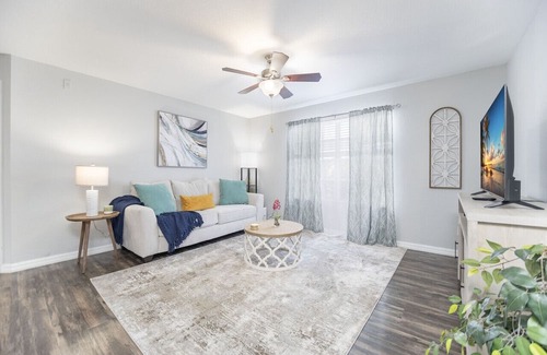 North Naples Apartamento | Beautiful New Apt only 10 minutes to the Beach!