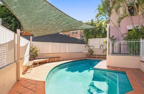 Spring Hill Apartamento | Parking, Wi-Fi, Court yard