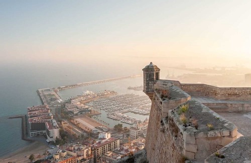 Alicante Apartamento | Beautiful 1 bedroom Apartment with gallery and Air Conditioning (cb6/yr)